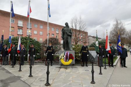 Predsednica Republike Slovenije dr. Nataša Pirc Musar k spomeniku Rudolfa Maistra – Vojanova položila cvetje (23)